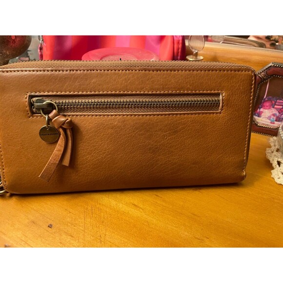 Lucky Brand Zip-around Leather Wallet Camel Color Cardholder Billfold - Picture 3 of 9